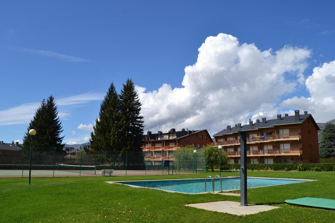 Amplio Apartamento Con Piscina En Llivia Exterior photo